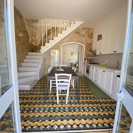 Casa Vacanze Illiria A Roca Vecchia Vicinissima Al Mare Exteriör bild