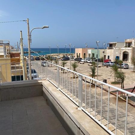 Casa Vacanze Illiria A Roca Vecchia Vicinissima Al Mare Exteriör bild
