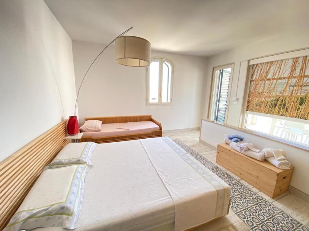 Casa Vacanze Illiria A Roca Vecchia Vicinissima Al Mare Exteriör bild