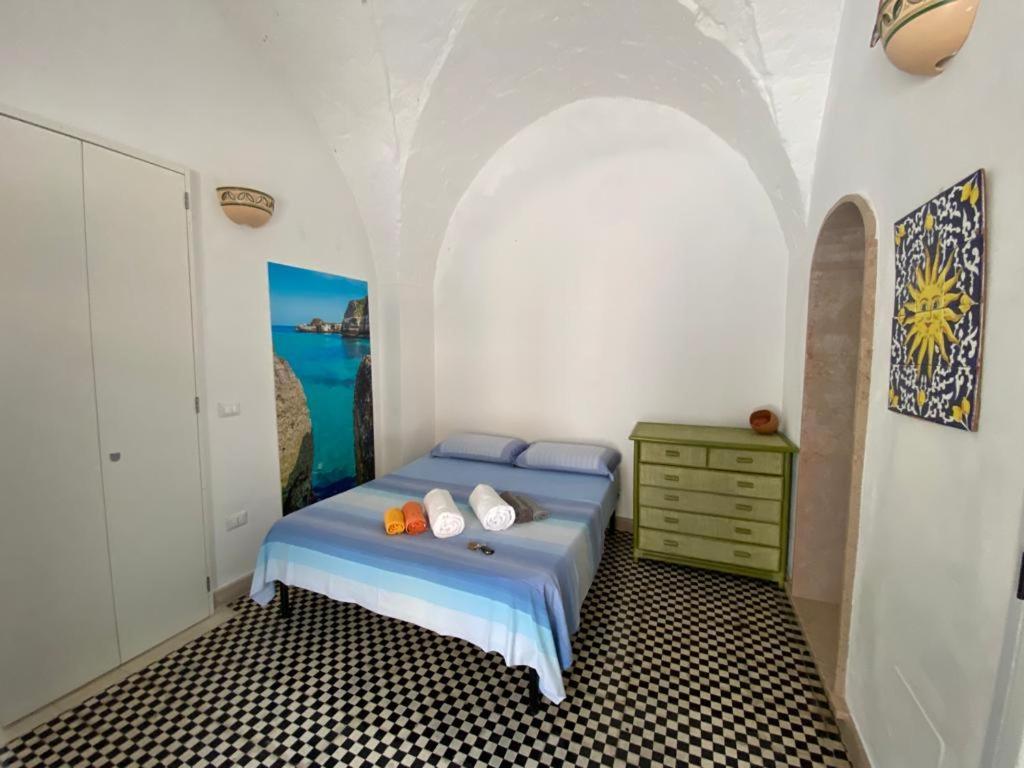 Casa Vacanze Illiria A Roca Vecchia Vicinissima Al Mare Exteriör bild