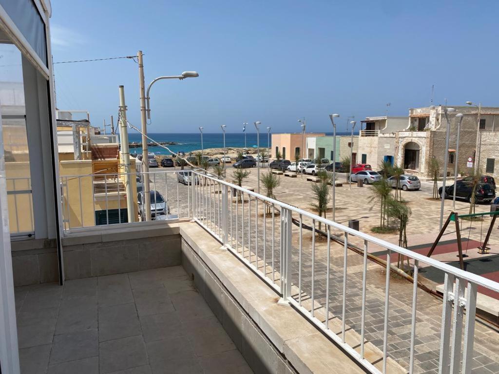 Casa Vacanze Illiria A Roca Vecchia Vicinissima Al Mare Exteriör bild